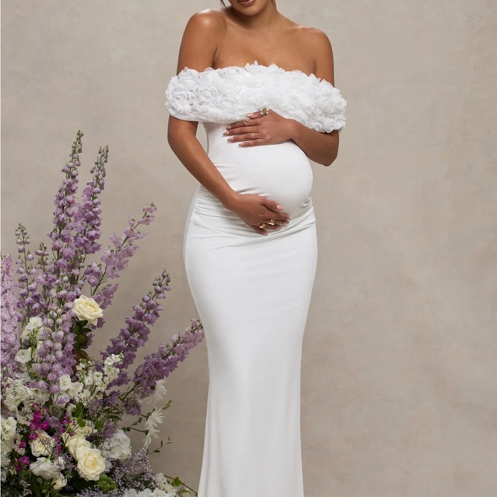 Elegant White Off-Shoulder Maxi Dress